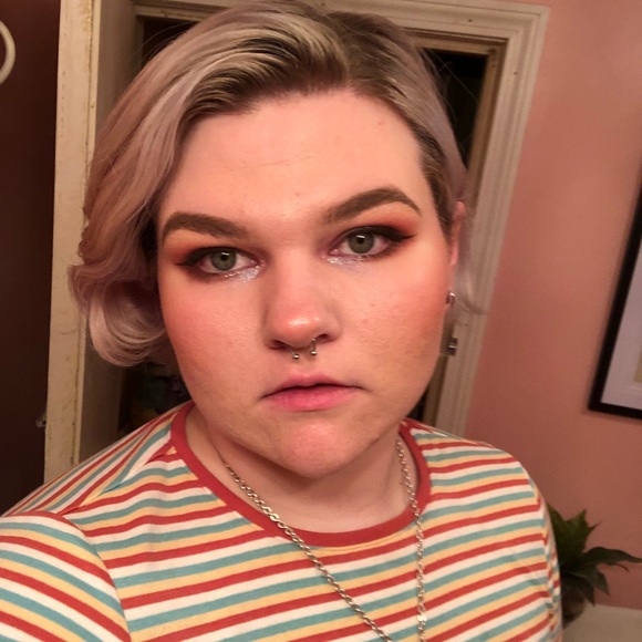 Meet your Posher, Katharine - Picture 1 of 1